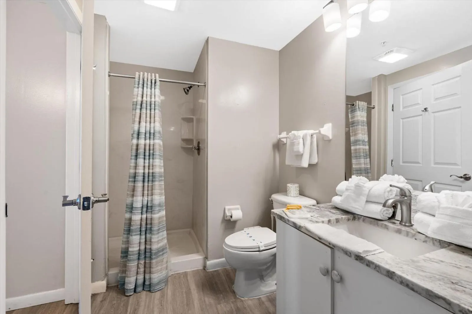 Oceanfront Bliss 2 Bedroom Retreat With Direct Ocean Front Balcony At The Wyndham Ocean Walk Resort 데이토나 비치 펜션