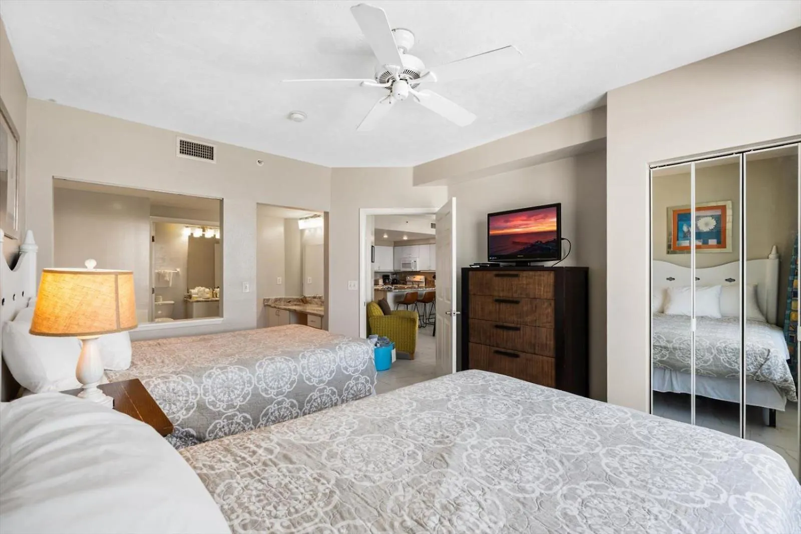Oceanfront Bliss 2 Bedroom Retreat With Direct Ocean Front Balcony At The Wyndham Ocean Walk Resort 데이토나 비치
